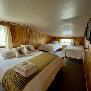 hostal-bella-vista-dormitorio-tres-camas