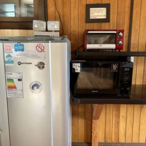 hostal-bella-vista-puerto-cisnes-zona-de-cocina